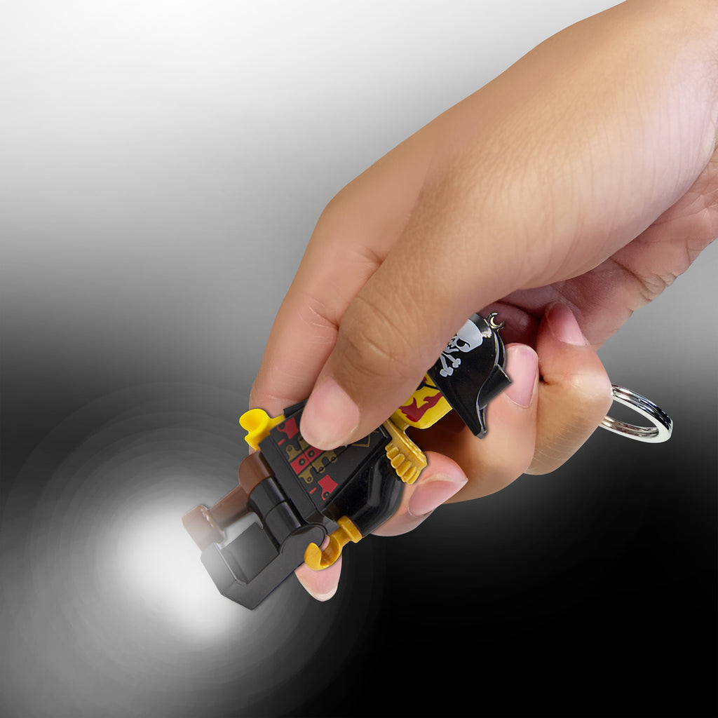 LEGO CLASSIC CAPTAIN BRICKBEARD KEYCHAIN LIGHT ON HANG TAG