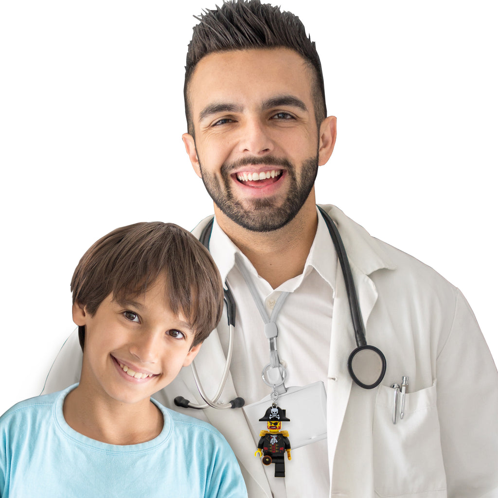 LEGO CLASSIC CAPTAIN BRICKBEARD KEYCHAIN LIGHT ON HANG TAG